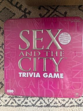 Sex and the City Trivia Game - Pink